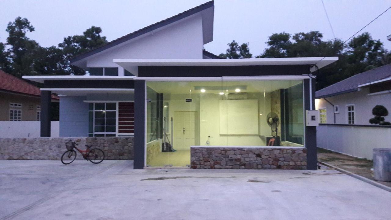 Dlayaran Villa Guest House Куала Ромпин Екстериор снимка